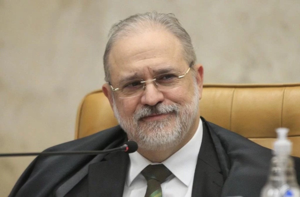 Parecer de Augusto Aras sobre distribuição de sobras na Câmara pode