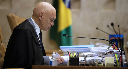 Moraes vota para tornar réus e manter presos integrantes da cúpula da