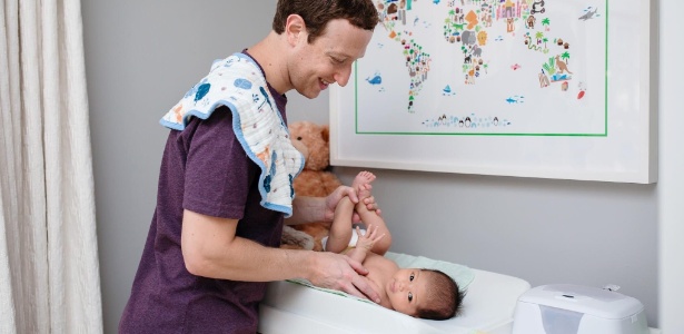 12dez2015---mark-zuckerberg-troca-a-fralda-da-filha-max-zuckerberg-que-nasceu-no-dia-1-de-dezembro-deste-ano-mais-uma-ainda-restam-milhares-disse-o-cofundador-e-diretor-executivo-do-1449931450514_615x300