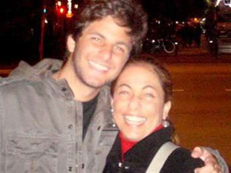 Rafael Mascarenhas com a mãe, a atriz global Cissa Guimarães Foto:   / Bandnews