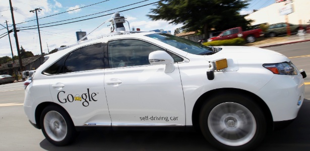17jul2015---em-imagem-de-arquivo-de-13-de-maio-de-2015-carro-lexus-da-google-sem-motorista-passeia-pelo-campus-da-empresa-em-mountain-view-california-a-empresa-admitiu-que-pela-primeira-vez-um-dos-14371222097