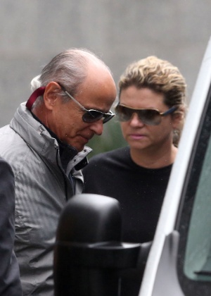 19jun2015---otavio-azevedo-presidente-da-construtora-andrade-gutierrez-deixa-a-superintendencia-regional-da-policia-federal-pf-em-sao-paulo-na-zona-oeste-da-capital-paulista-com-destino-ao-1434744768792_300x4