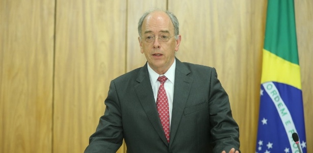 19mai2016---ex-ministro-da-casa-civil-de-fhc-pedro-parente-concede-primeira-entrevista-apos-ser-indicado-para-a-presidencia-da-petrobras-1463700179626_615x300