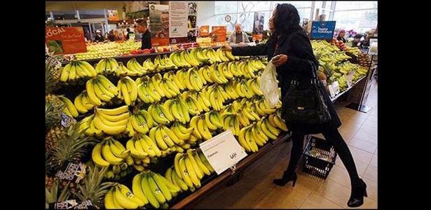 Produtor de bananas começou vendendo de porta em porta e hoje tem 350 mil  bananeiras, Globo Rural