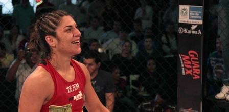 Bethe Correia tem nove lutas e nove triunfos em seu currículo