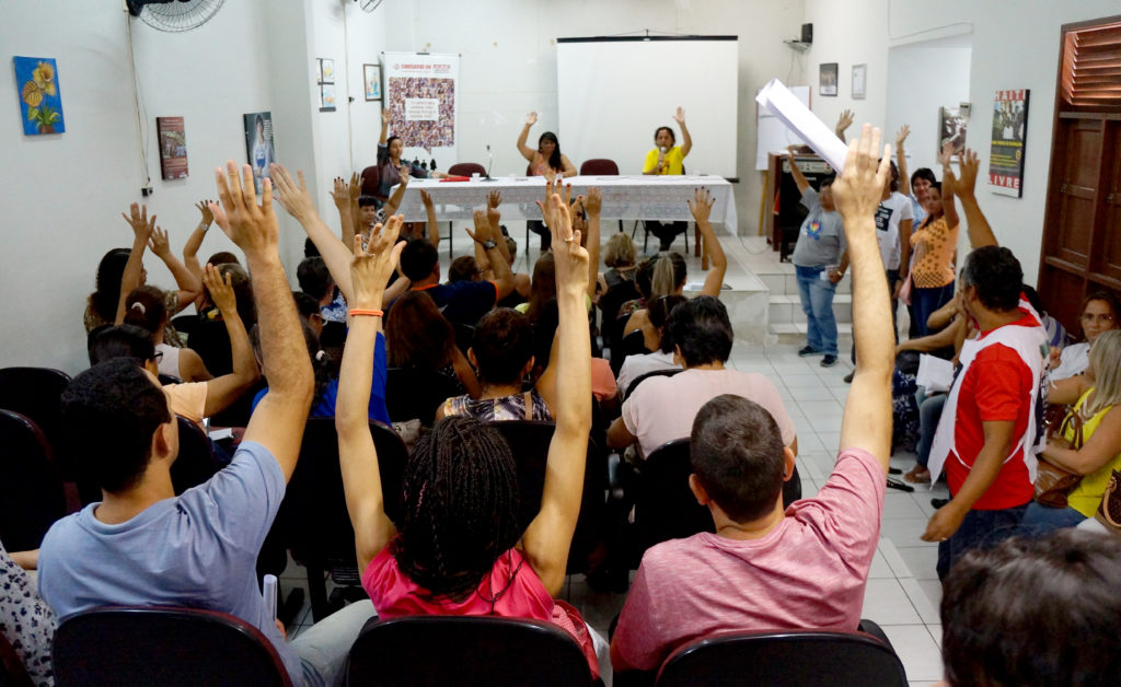 2016dez06_assembleiasindsaude_greve