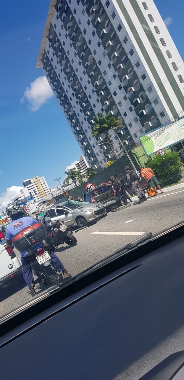 FOTO: Grave acidente na BR-101, em Natal, deixa um morto nas proximidades  do Edifício Jacumã, e provoca engarrafamento - Blog do BG