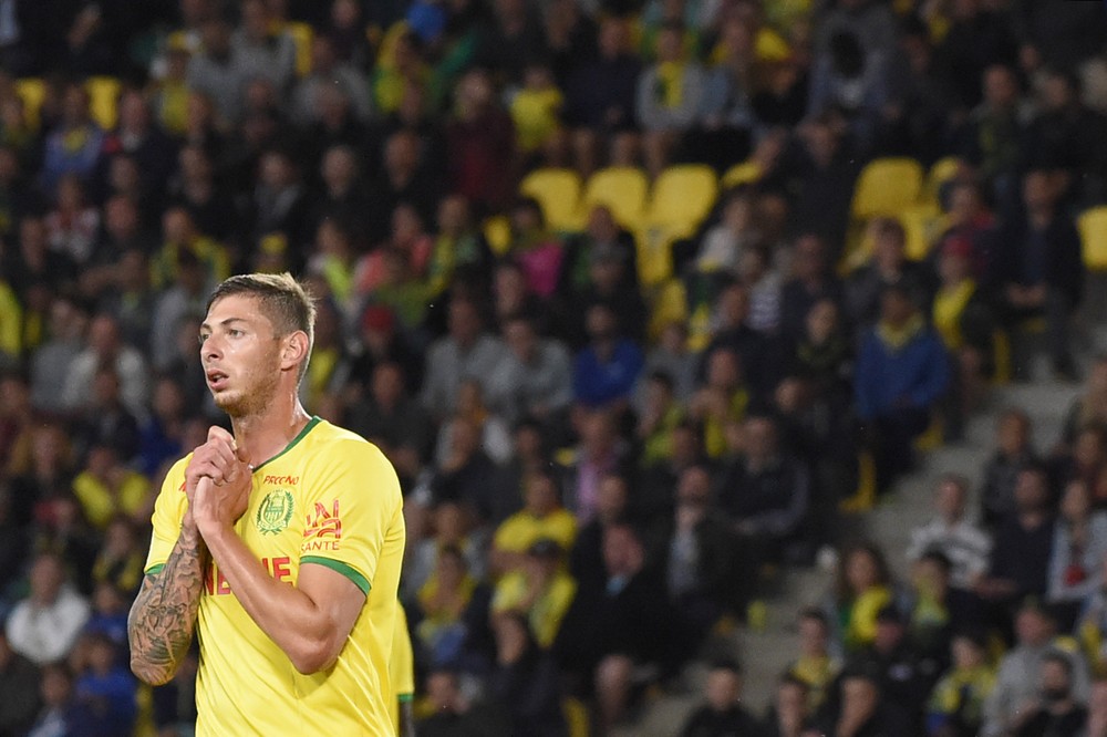 Torcedores do Nantes prestam homenagens a Emiliano Sala