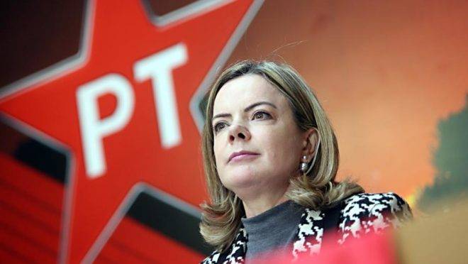 Depois da repercussão, Gleisi Hoffmann nega que PT autorizou alianças com  PSDB e DEM - Blog do BG