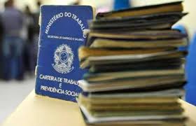 Resultado de imagem para Bolsonaro edita MP e acaba com necessidade de registro profissional para artistas, comunicadores e sociólogos