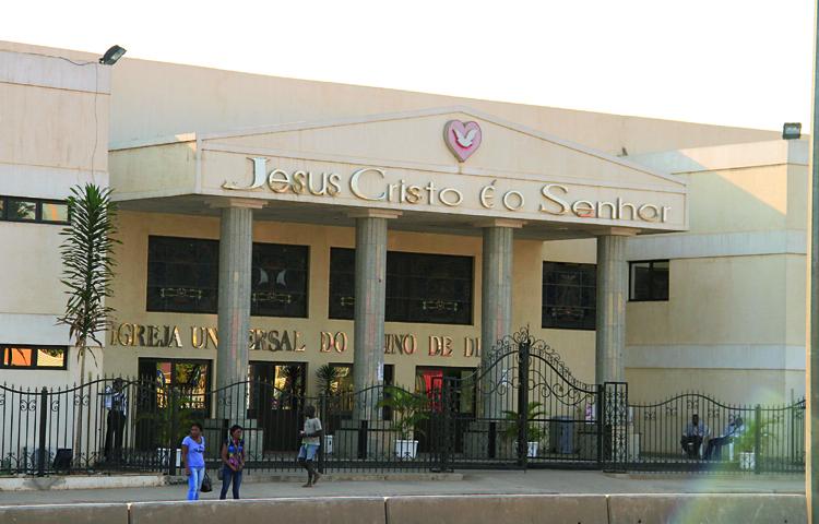 Bispos da Igreja Universal em Angola rompem com Edir Macedo