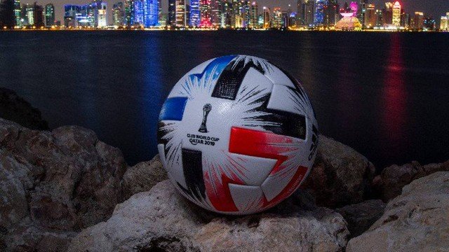 Bola oficial do Mundial de Clubes é apresentada pela Fifa antes do