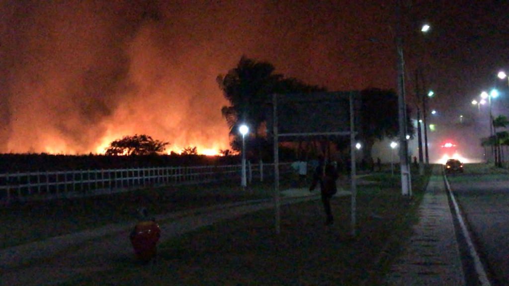 WhatsApp-Image-2020-12-02-at-19.37.38-2-1024x576 FOTOS e VÍDEOS: Desmanche de carros provoca grande incêndio em mata no Vale do Ceará-Mirim