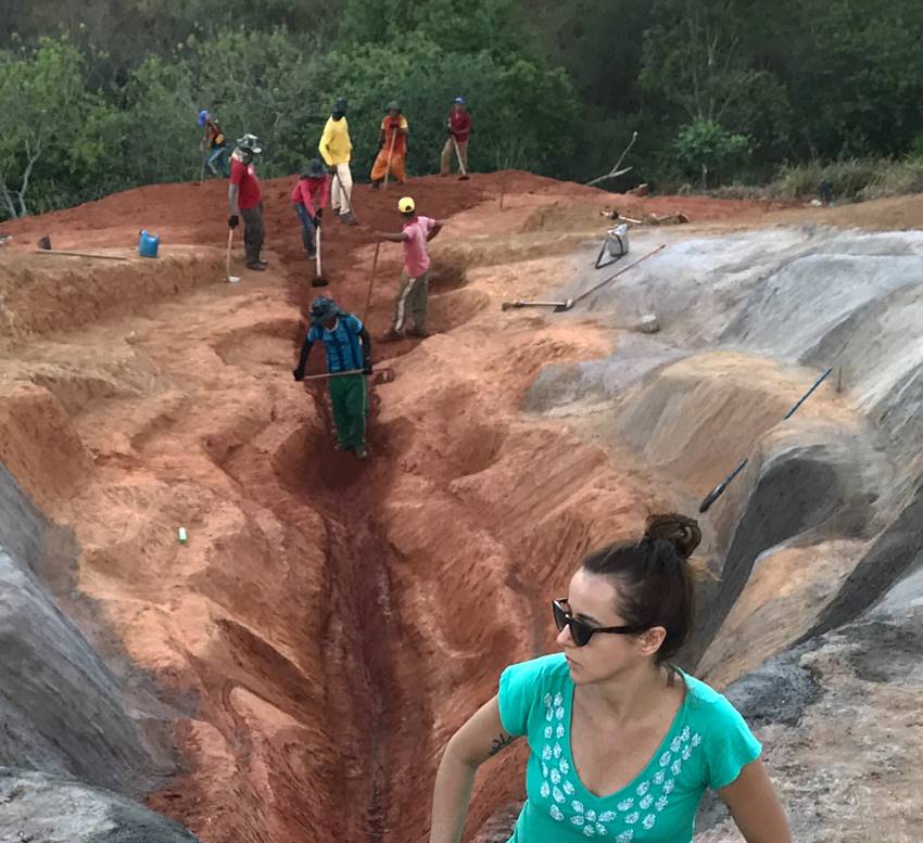 m%C3%A3o Fotos: Artista plástica faz vagina gigante de 33 metros em Pernambuco