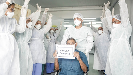 recuperado Brasil registra 7.998.246 pessoas curadas da Covid-19