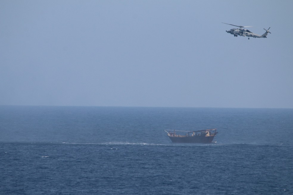 2021-05-06t000000z-312075633-rc20an9796xs-rtrmadp-3-usa-navy-arabiansea Fotos: Marinha dos EUA faz apreensão gigantesca de mísseis e fuzis no Mar da Arábia