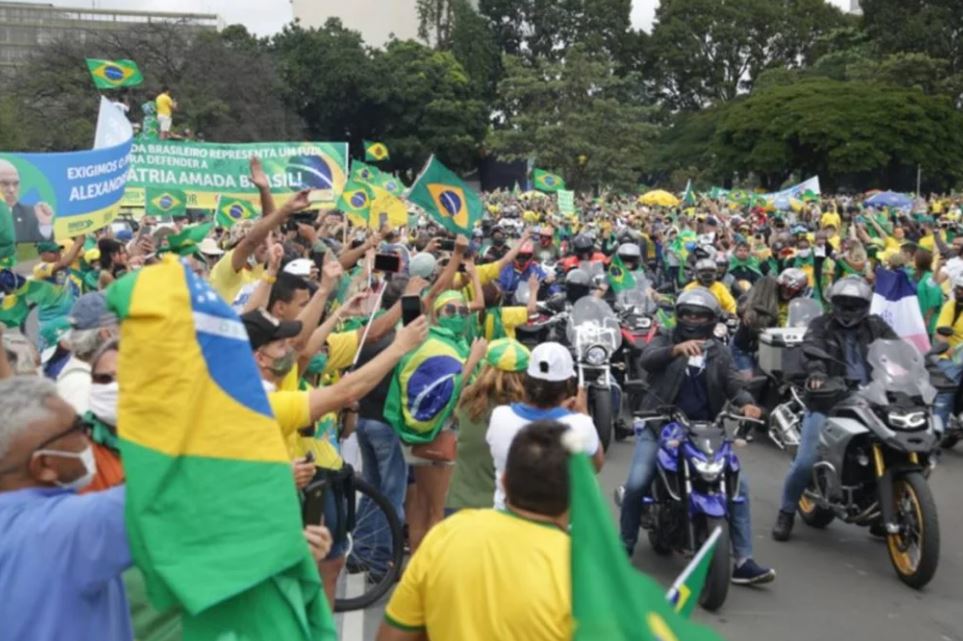 p1 FOTOS: Brasília e outras capitais registram manifestações no Dia do Trabalho