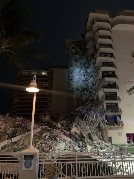 xpredio-miami.jpg.pagespeed.ic_.WwvMrTMIdN FOTOS E VÍDEO: Prédio de 12 andares desaba em Miami Beach; há registro de vítimas