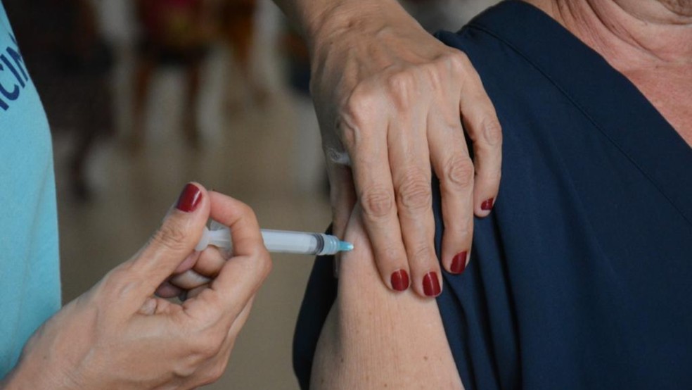 VACINA COVID, Vacinação no Brasil bate recorde com 3,3 milhões de doses registradas em 24 horas