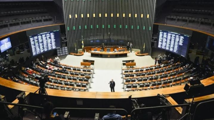 Comissão da Câmara rejeita PEC do voto impresso auditável; Arthur Lira pode levar proposta ao plenário