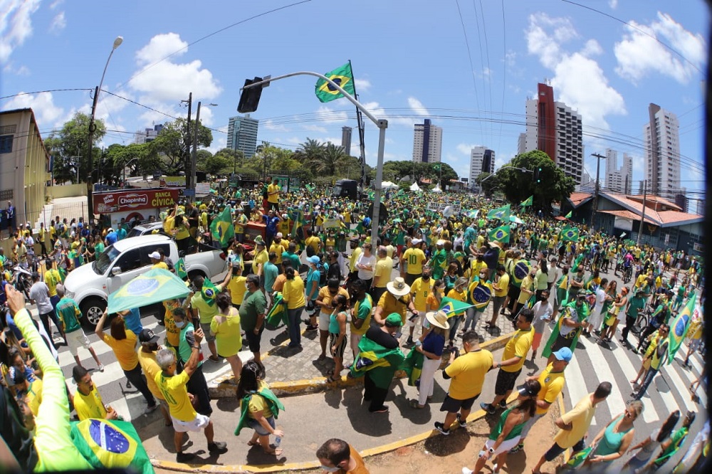 t FOTOS: Em Natal, manifestantes pró-Bolsonaro se reuniram na Praça Pedro Velho