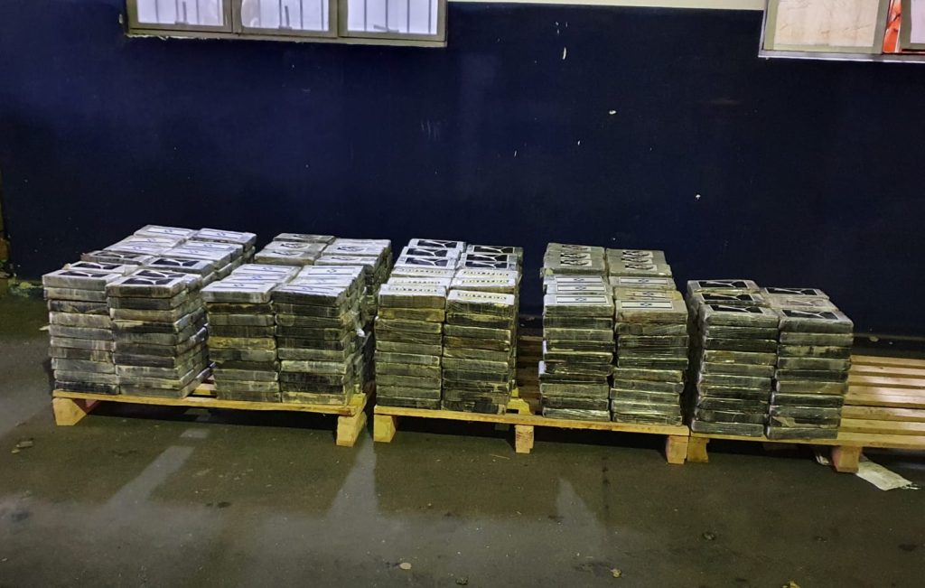 WhatsApp-Image-2021-11-29-at-19.38.17-1024x651 FOTOS: 1,6 tonelada de cocaína apreendida no Porto de Natal estava camuflada em carga de gengibre