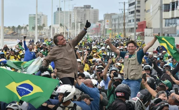 jair FOTOS: Na Bahia, Bolsonaro participa de motociata, enquanto Lula, Ciro e Tebet acompanham tradicional cortejo