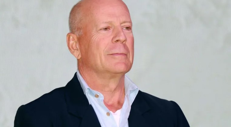 Família De Bruce Willis Anuncia Que Ator Foi Diagnosticado Com Demência Blog Do Bg