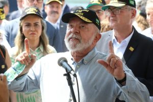 Lula reagenda para 11 de abril sua viagem à China