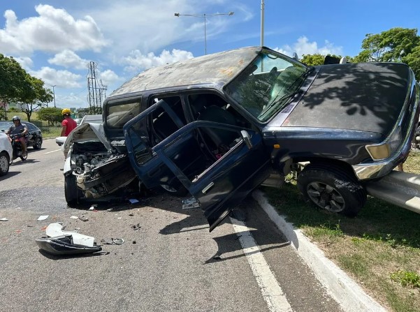 Engavetamento na BR-251 deixa ao menos oito mortos e 61 feridos