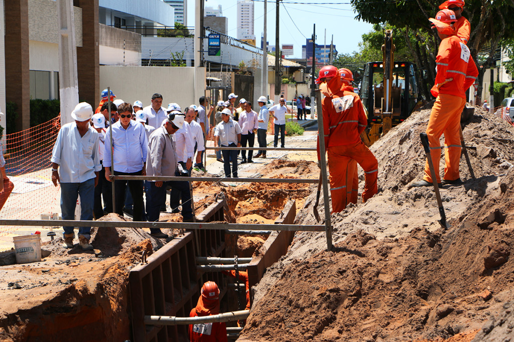 26.08 Governador visita obras de saneamento de Natal - Foto Rayane Mainara (2)