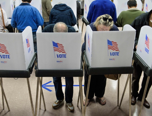 28out2016---eleitores-votam-antecipadamente-em-potomac-maryland-eua-1478032347479_615x470