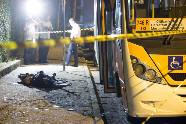 4248338825-benedita-andreia-alves-de-lima-de-35-anos-foi-morta-tiros-pelo-ex-marido-dentro-de-um-micro-onibus-n