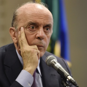 5jul2016---o-chanceler-jose-serra-da-entrevista-em-montevideu-apos-se-reunir-na-vespera-com-seu-colega-uruguaio-rodolfo-nin-novoa-e-com-o-presidente-tabare-vazquez-1471449451929_300x300
