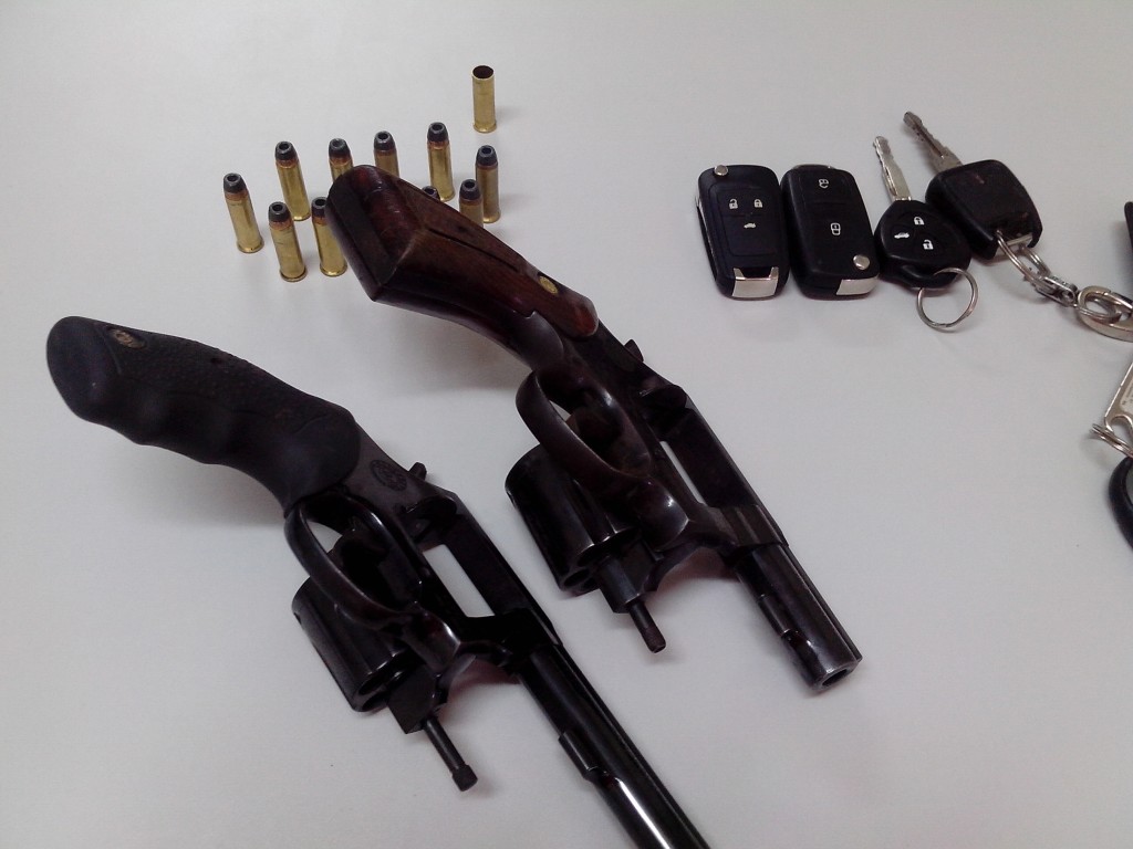 ARMAS APREENDIDAS COM O TRIO