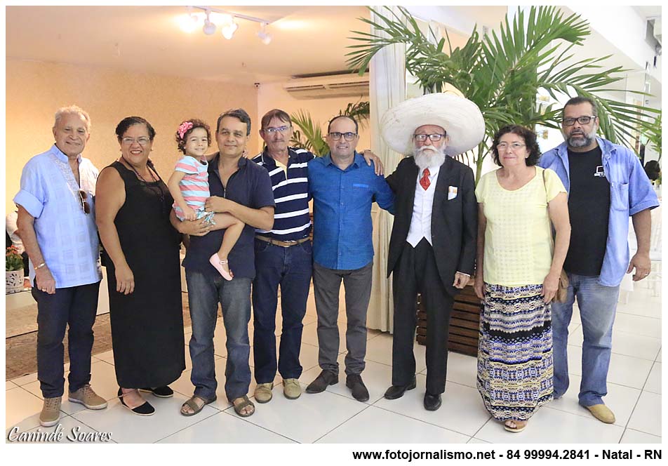 Artistas e artesãos que vão participar da XXI Fiart participaram do café da manhã de apresentação. Foto - Canindé Soares