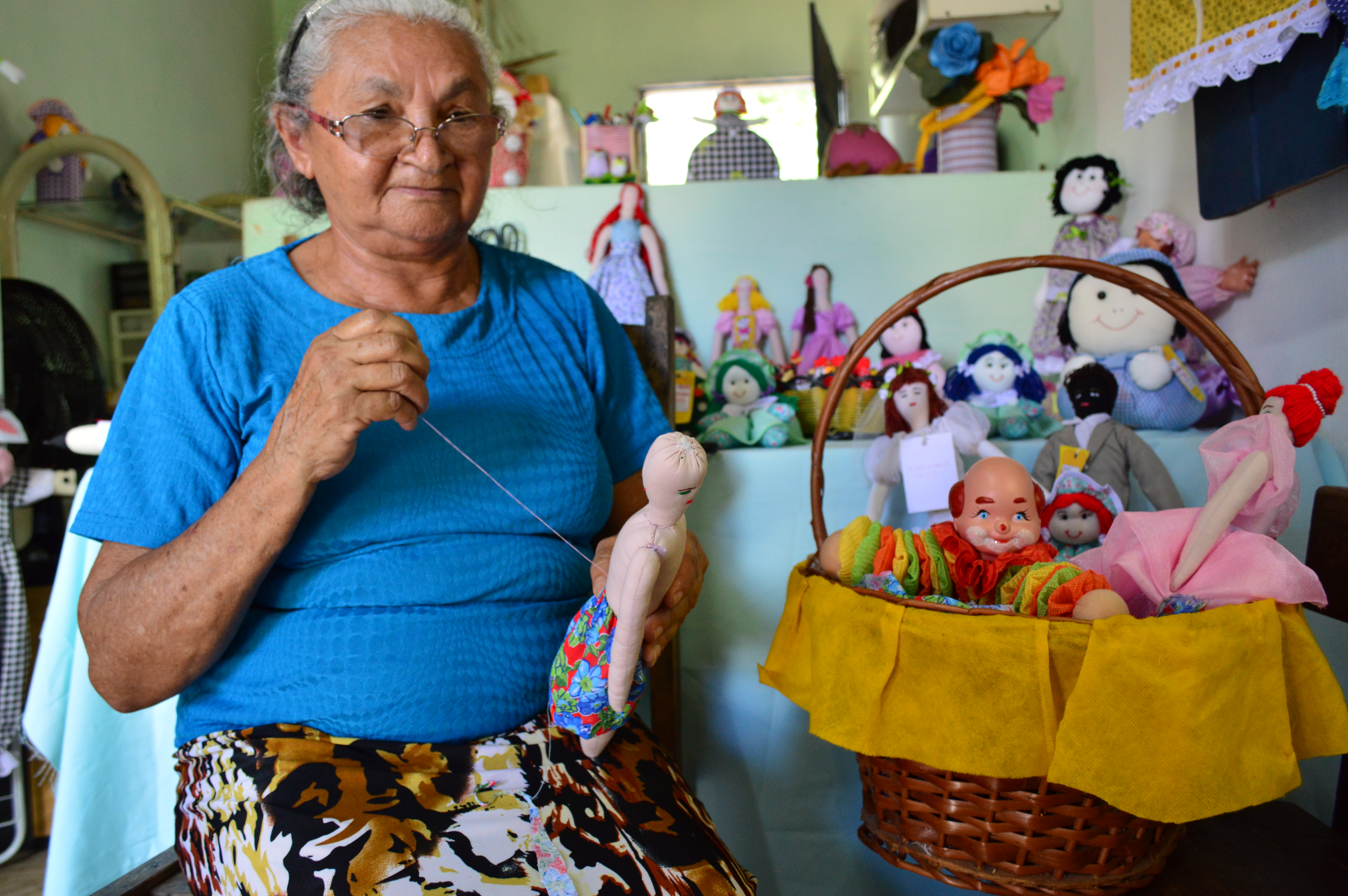 Benedita Jerônimo-70anos- Mestre em Bonecas de pano- Macaiba