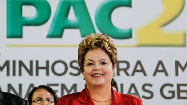 A presidente Dilma Rousseff durante cerimônia de anúncio de investimentos do PAC 2 Mobilidade Urbana. (Belo Horizonte - MG, 17/01/2014)