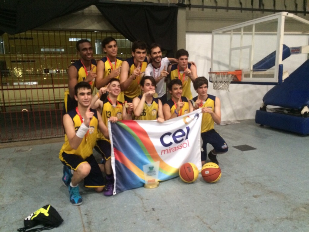 Equipe de basquete do CEI Mirassol é campeã dos JUVERNS