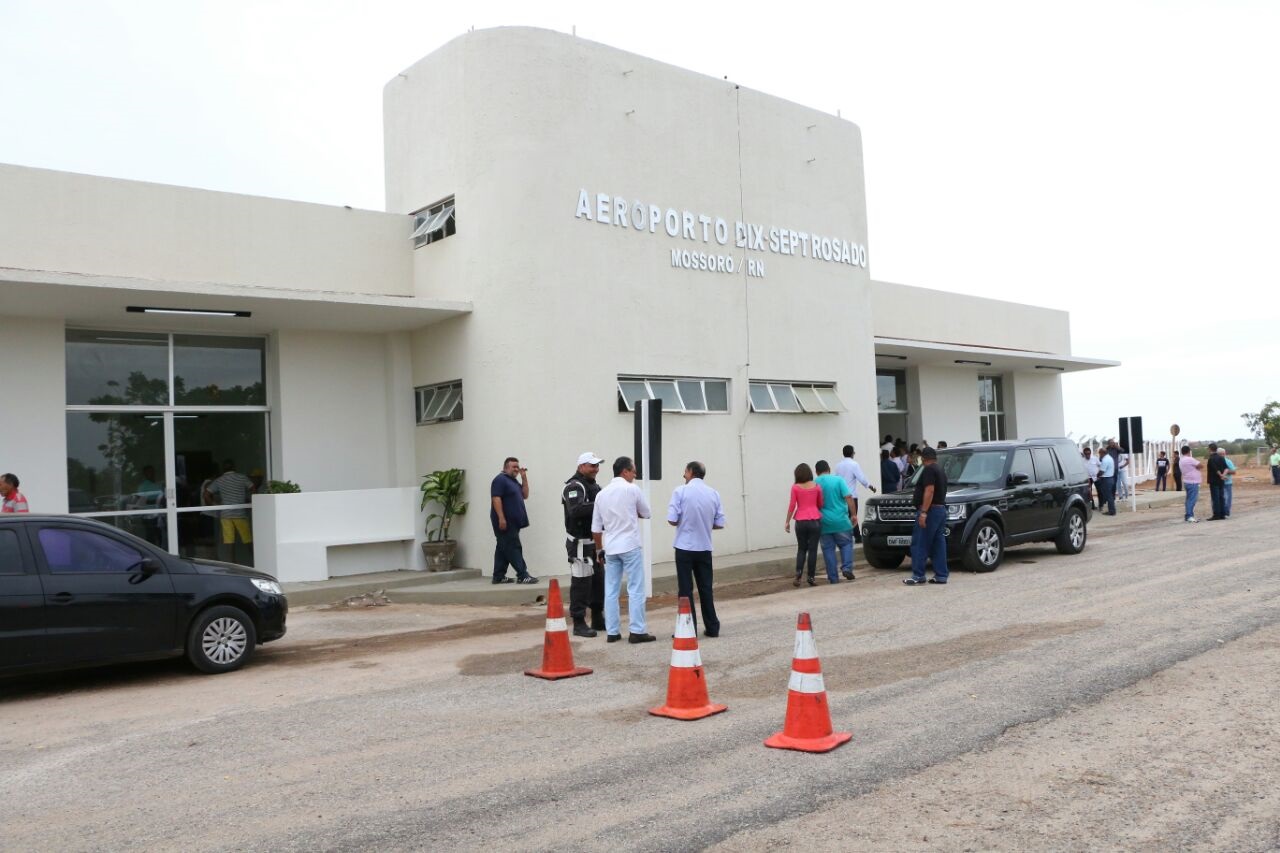 Resultado de imagem para Aeropórto Dix sex rosado de Mossoro