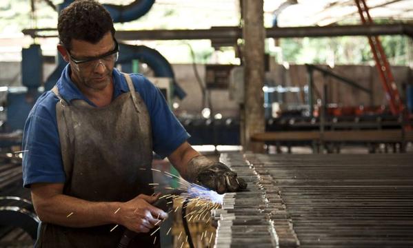 INDUSTRIA