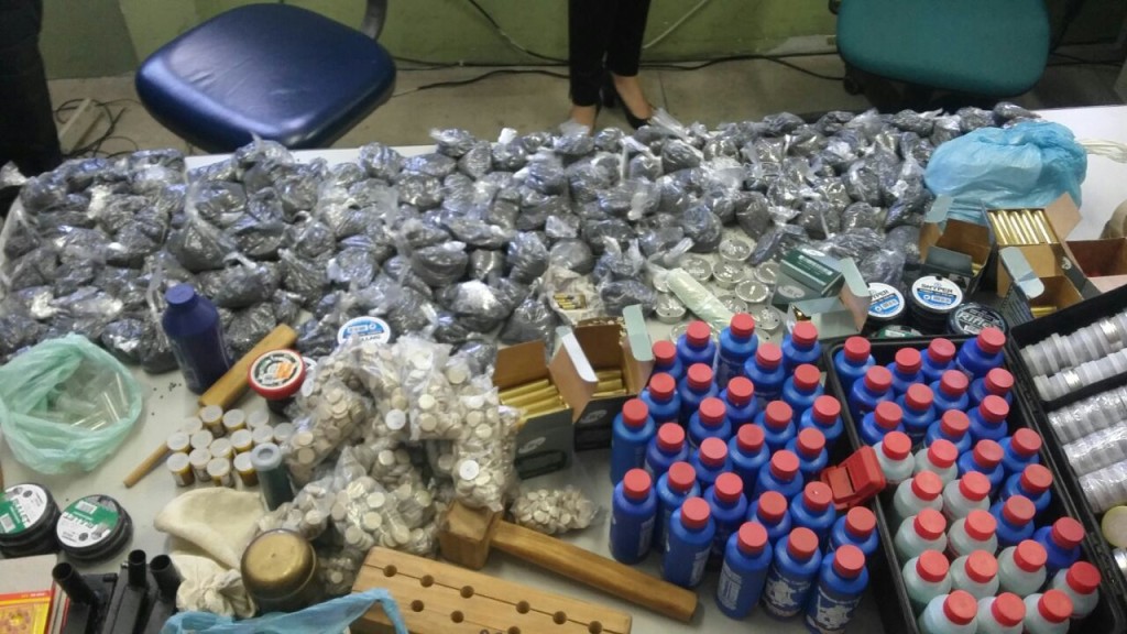 PM apreende grande quantidade de material explosivo em Santa Cruz (1)