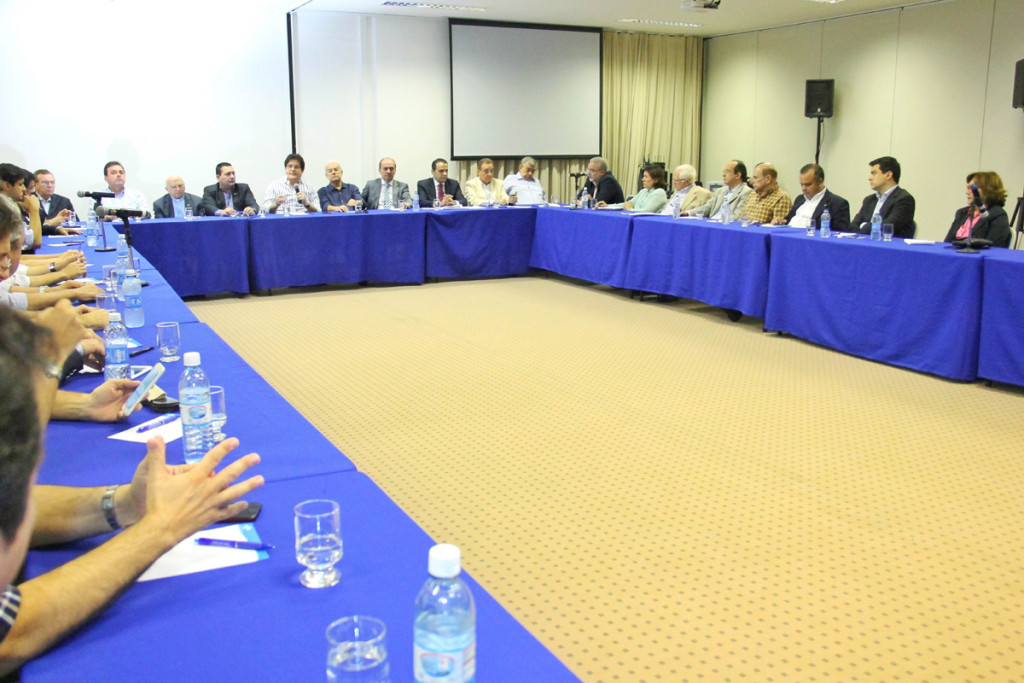Reunião com empresários e bancada federal - fot Rayane Mainara (3)