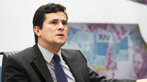 NO ALVO - O juiz Moro: preocupação com a “confiança da sociedade” e a “credibilidade das instituições públicas”