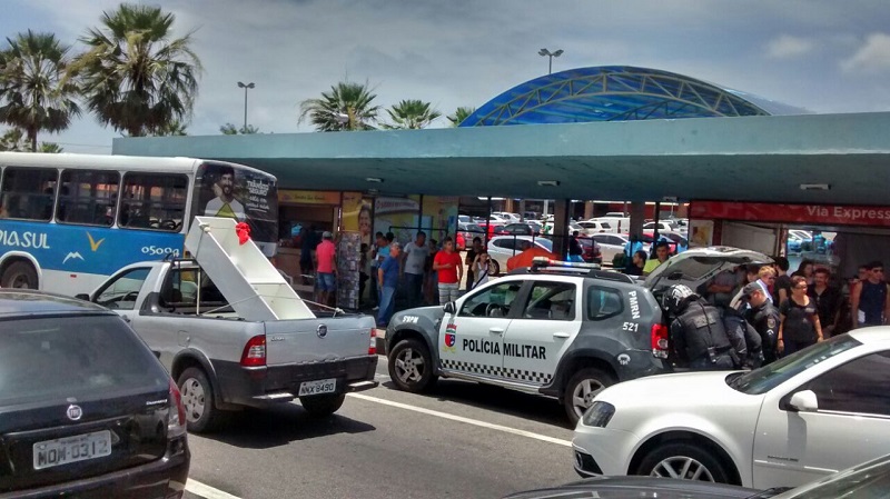 Suspeito de assalto é detido em ônibus na zona Sul de Natal