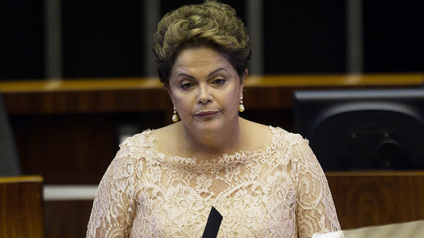 A presidente Dilma Rousseff discursa durante cerimônia de posse de seu segundo mandato, em Brasília - 01/01/2015