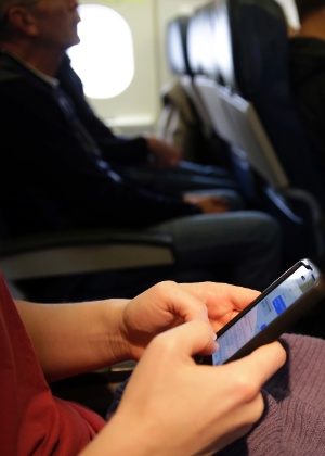 celular-aviao-1385378393650_300x420