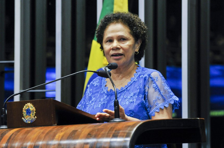 chamada-de-tia-do-cafe-senadora-vai-processar-danilo-gentili-por-ofensa-racista-e-misogina