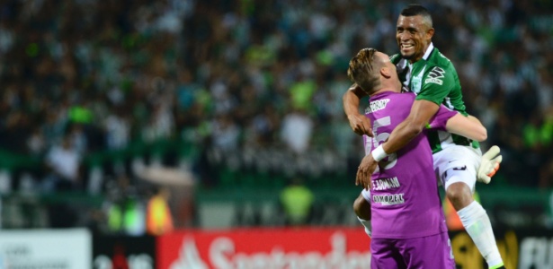 jogadores-do-atletico-nacional-comemoram-gol-da-classificacao-na-libertadores-1463718090860_615x300