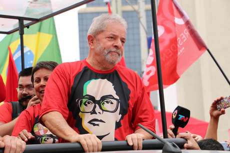 o ex-presidente Lula reclamou das manifestações contra a presidente Dilma Rousseff Foto: Rocha Lobo / Futura Press